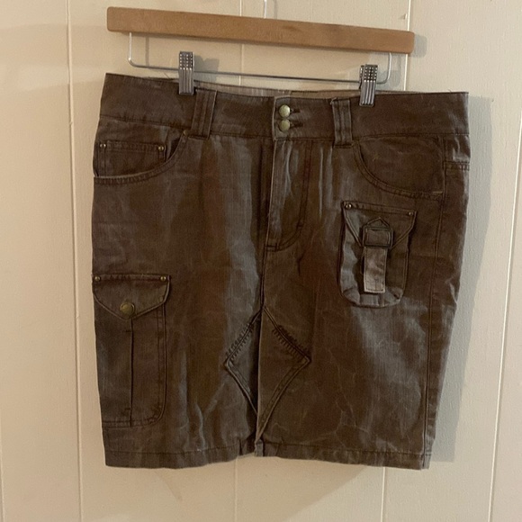 Cute little cargo skirt - Picture 1 of 8